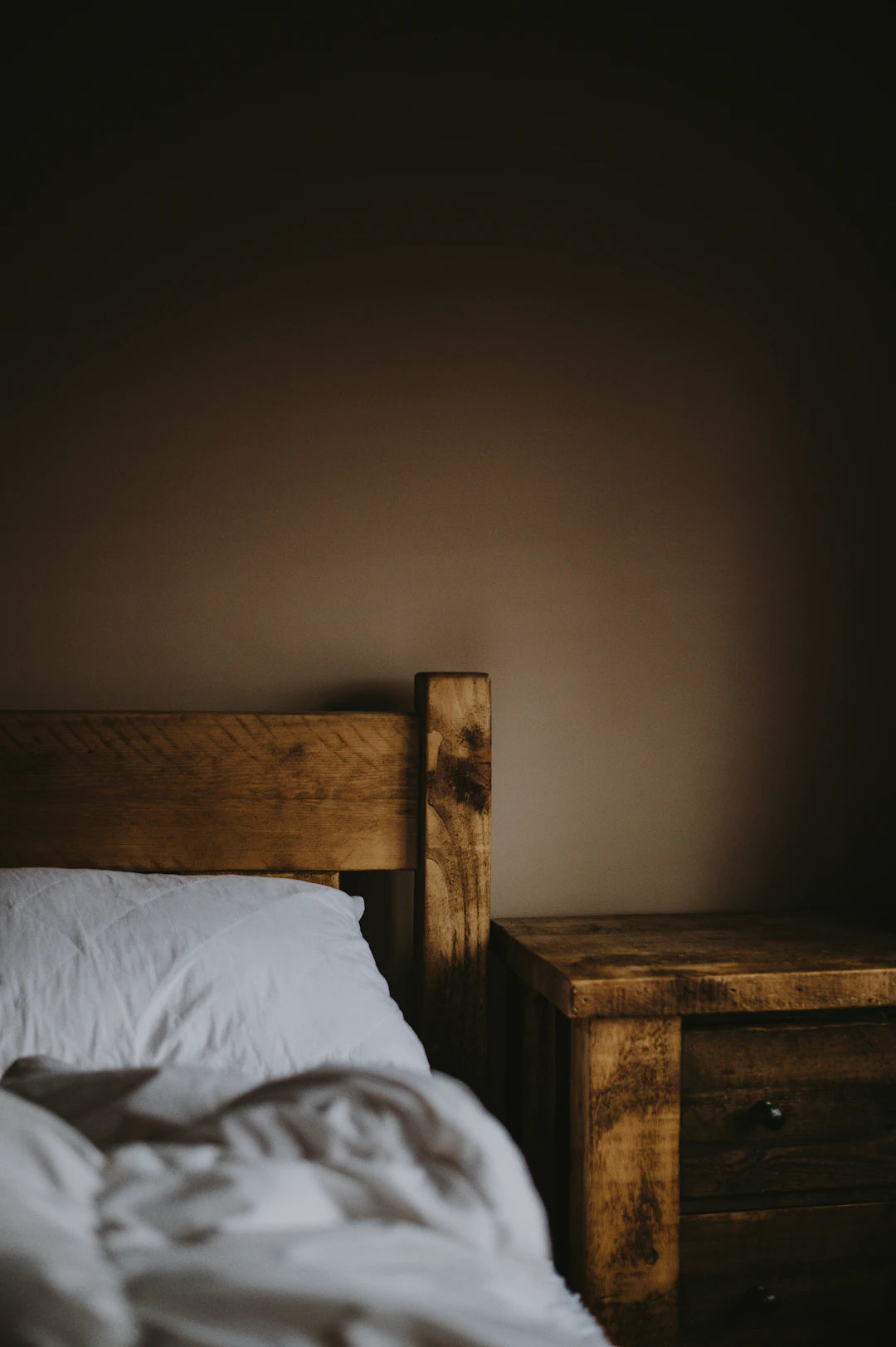 Stylish Nightstands to Elevate Your Modern Bedroom