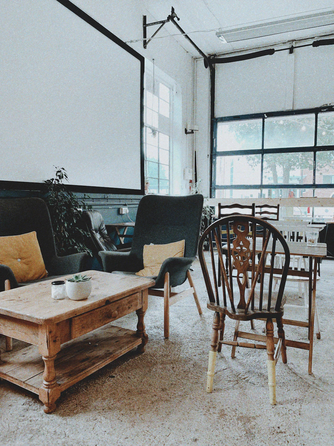 Stylish Coffee Tables for Contemporary Living Rooms