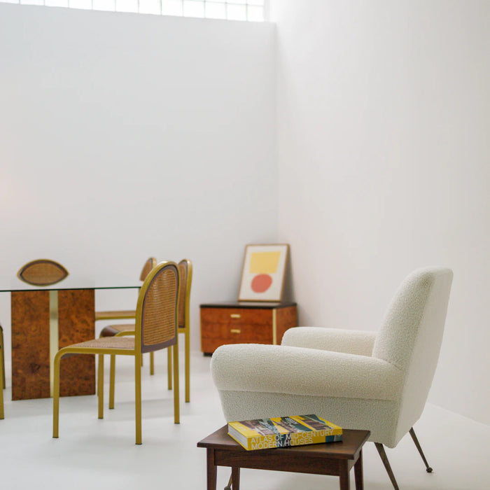 The Role of Technology in Modern Furniture Retail