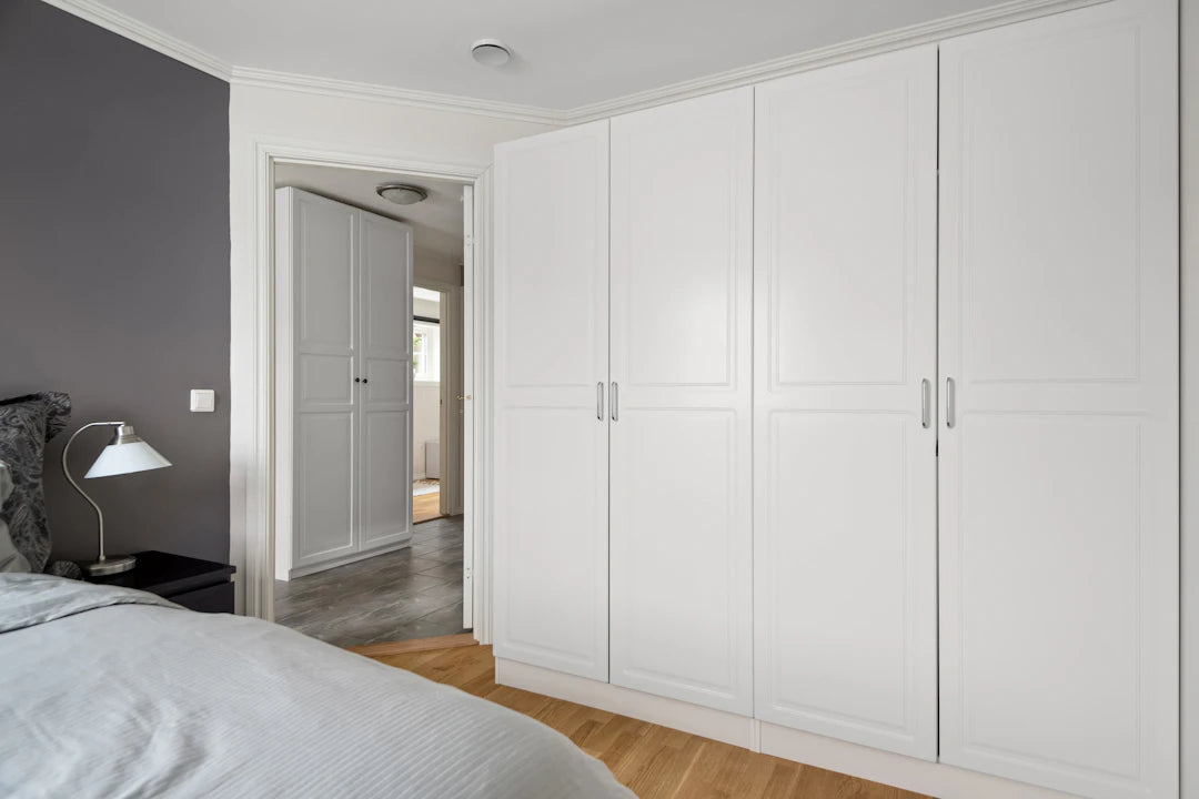 Space-Saving White Cabinet Beds for Modern Living Rooms