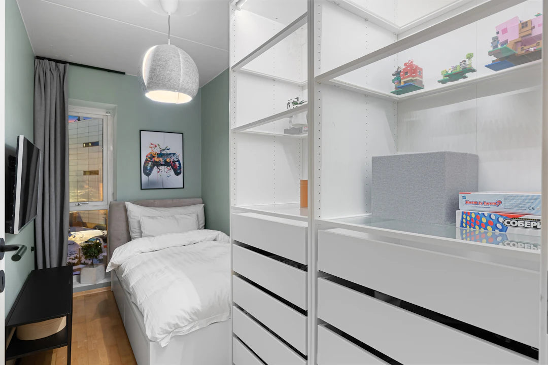 Efficient Dual-Function Murphy Beds for Home Offices