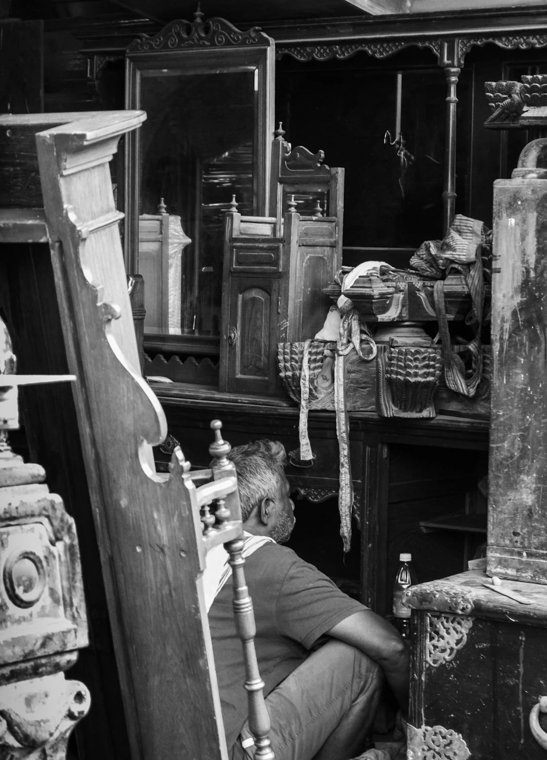 Local vs. Online Furniture Shopping The Great Debate