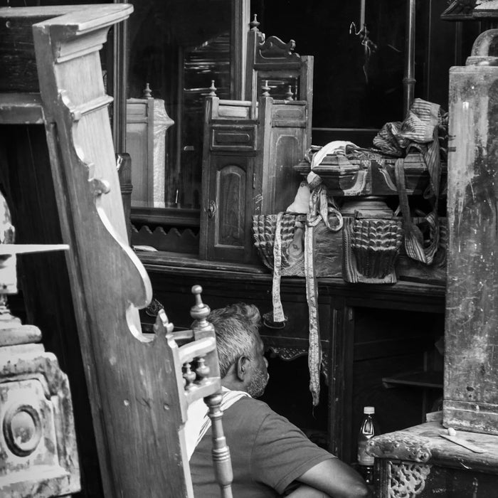 Local vs. Online Furniture Shopping The Great Debate