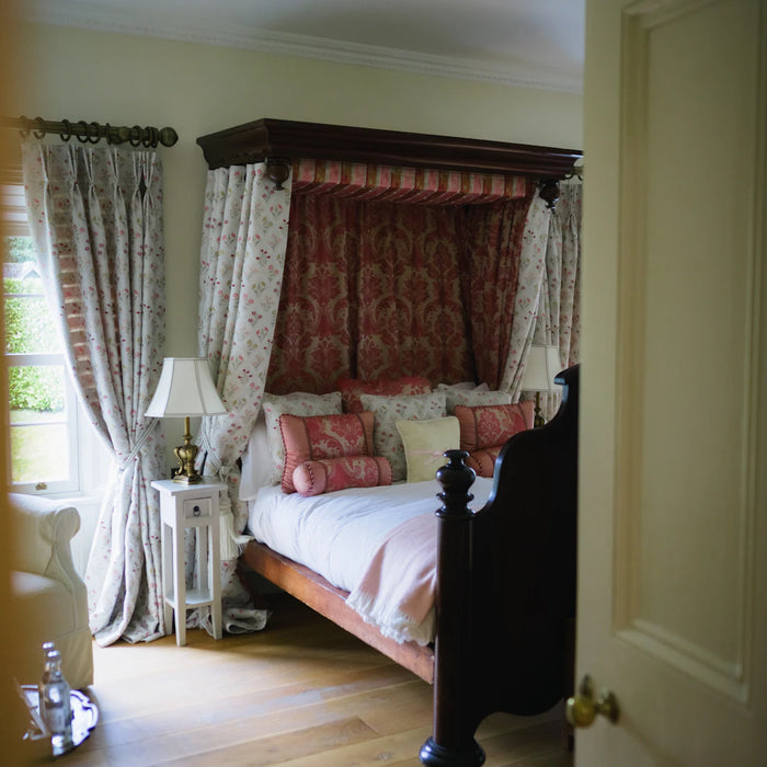 Stylish Queen Cabinet Beds That Maximize Space