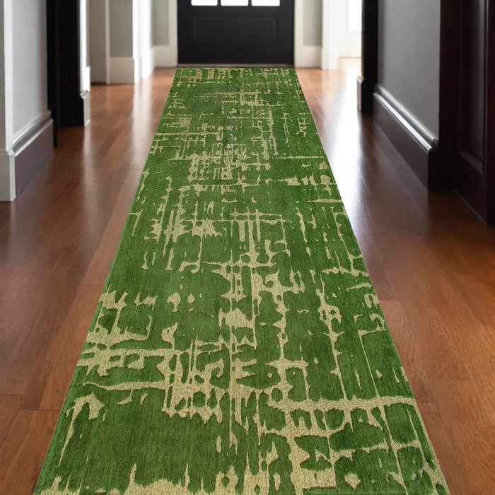 10' Abstract Non Skid Area Rug - Green