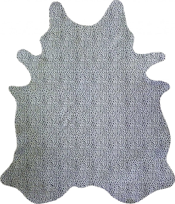 6' Cheetah Stenciled Cowhide Rug - Black And White