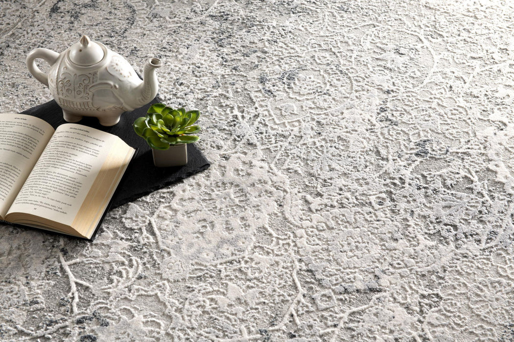 6' x 9' Abstract Viscose Area Rug - Gray And Ivory