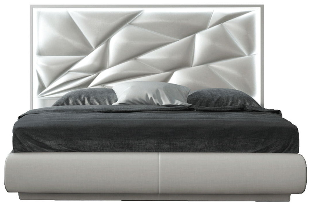 Kiu - Bed With Light