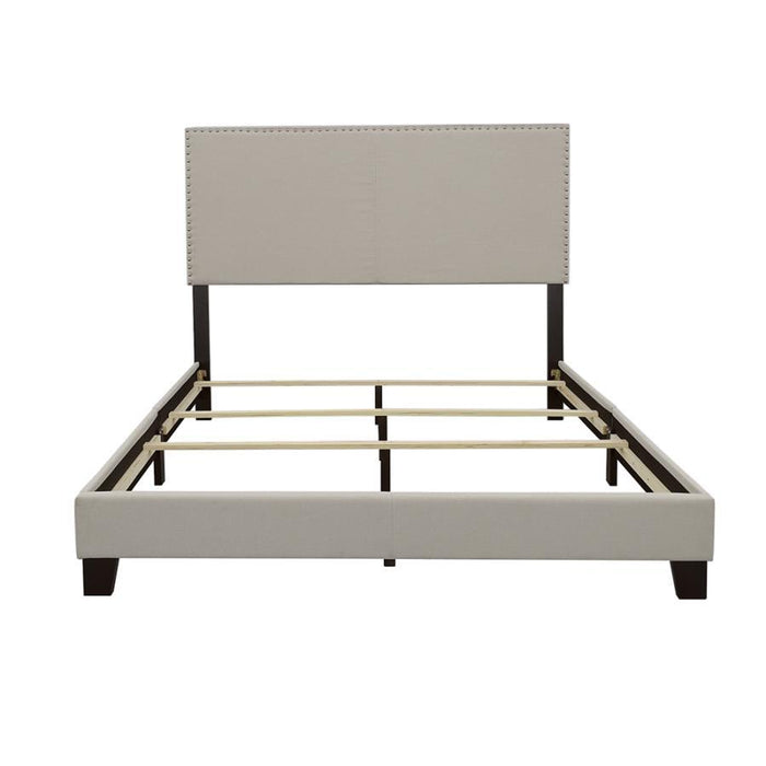 Boyd - Upholstered Queen Panel Bed - Ivory