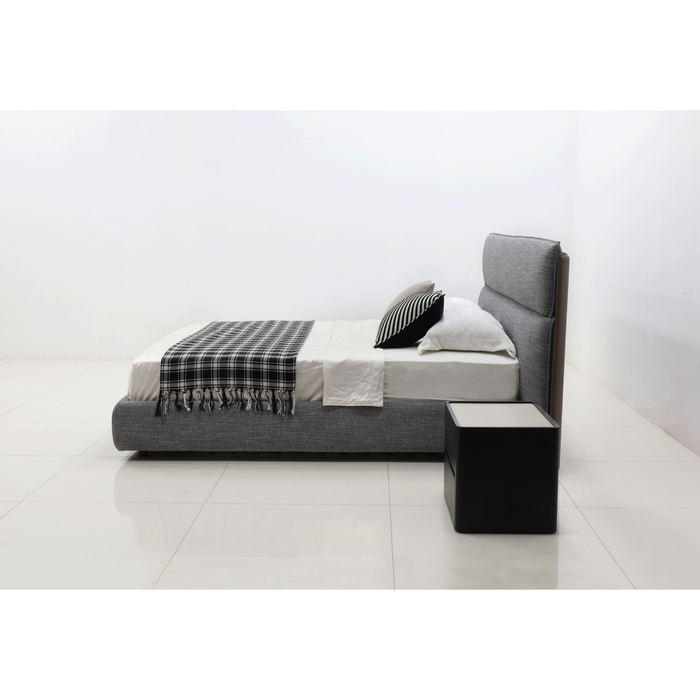 J & M Furniture G Torino in King Size Bed