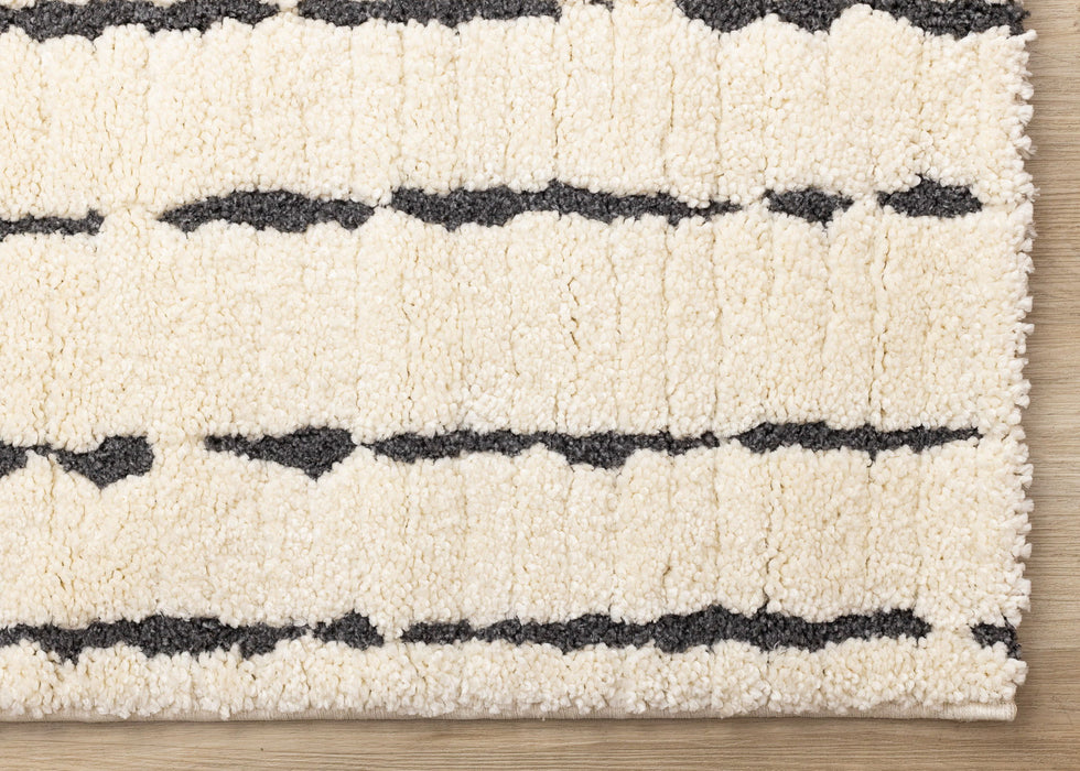 5' X 8' Striped Area Rug (661269) - Cream / Black