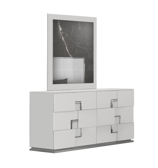J & M Furniture Infinity Premium Dresser in Bianco Lucido