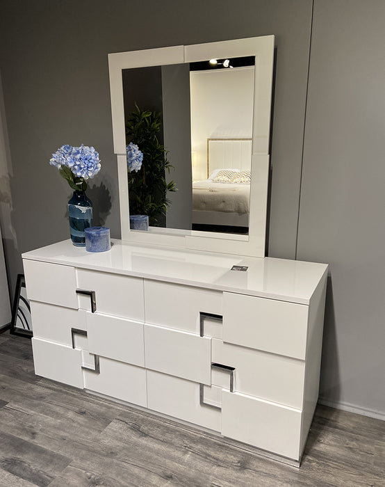 J & M Furniture Infinity Premium Mirror in Bianco Lucido