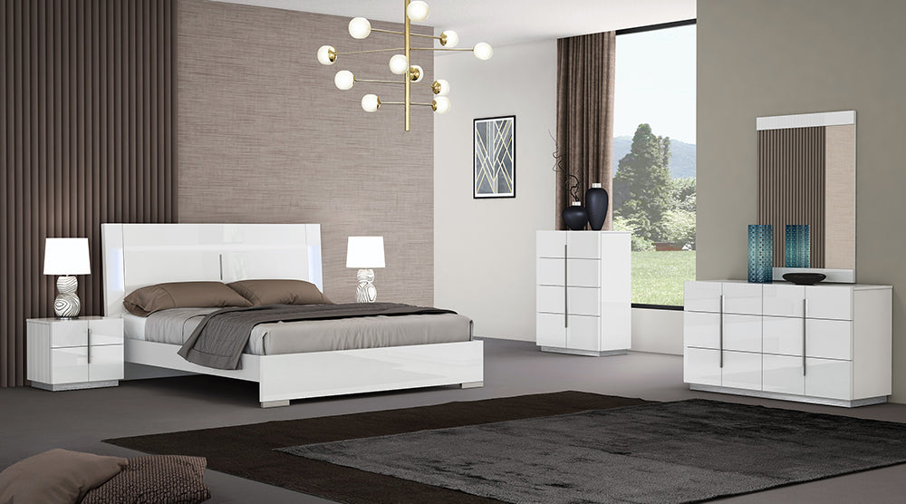 J & M Furniture Oslo Queen Bed in White