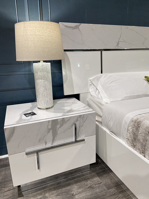 J & M Furniture Sunset Premium King Bed in Bianco Luc+Stat