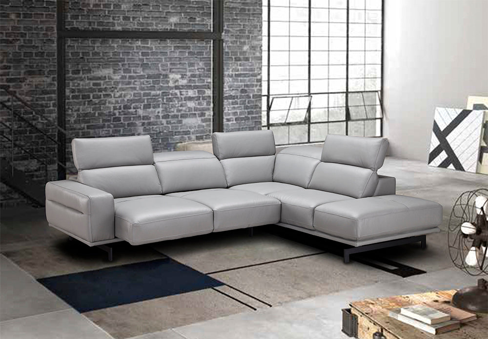 J & M Furniture Davenport Light Grey Sectional in Right Facing