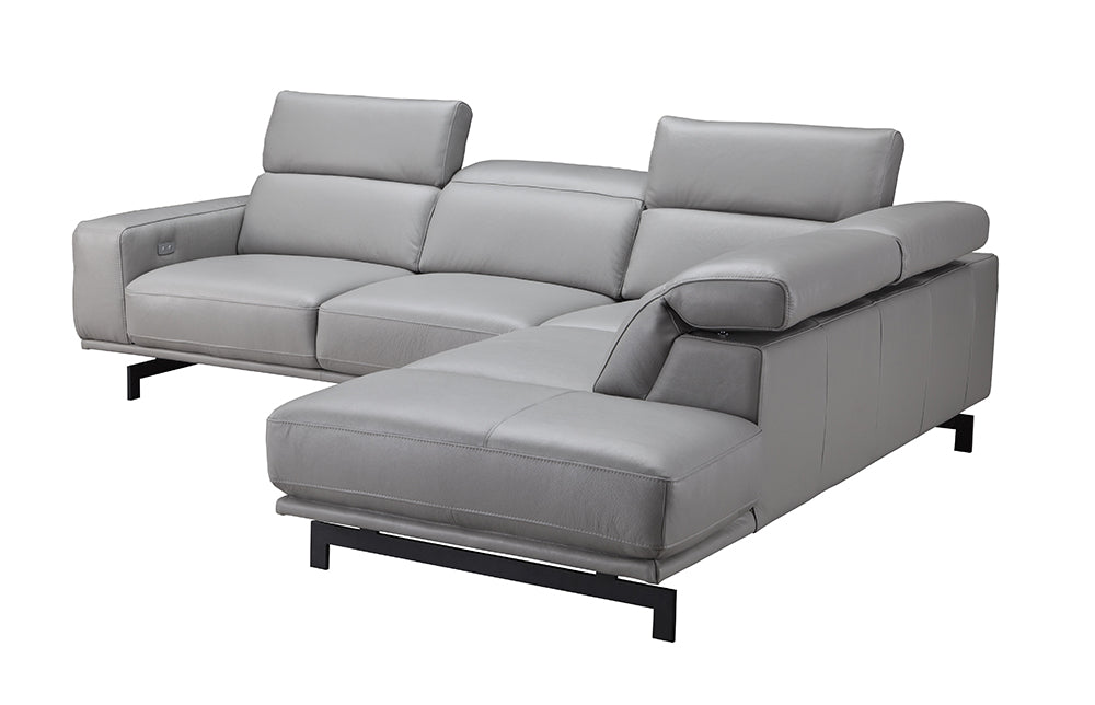 J & M Furniture Davenport Light Grey Sectional in Right Facing