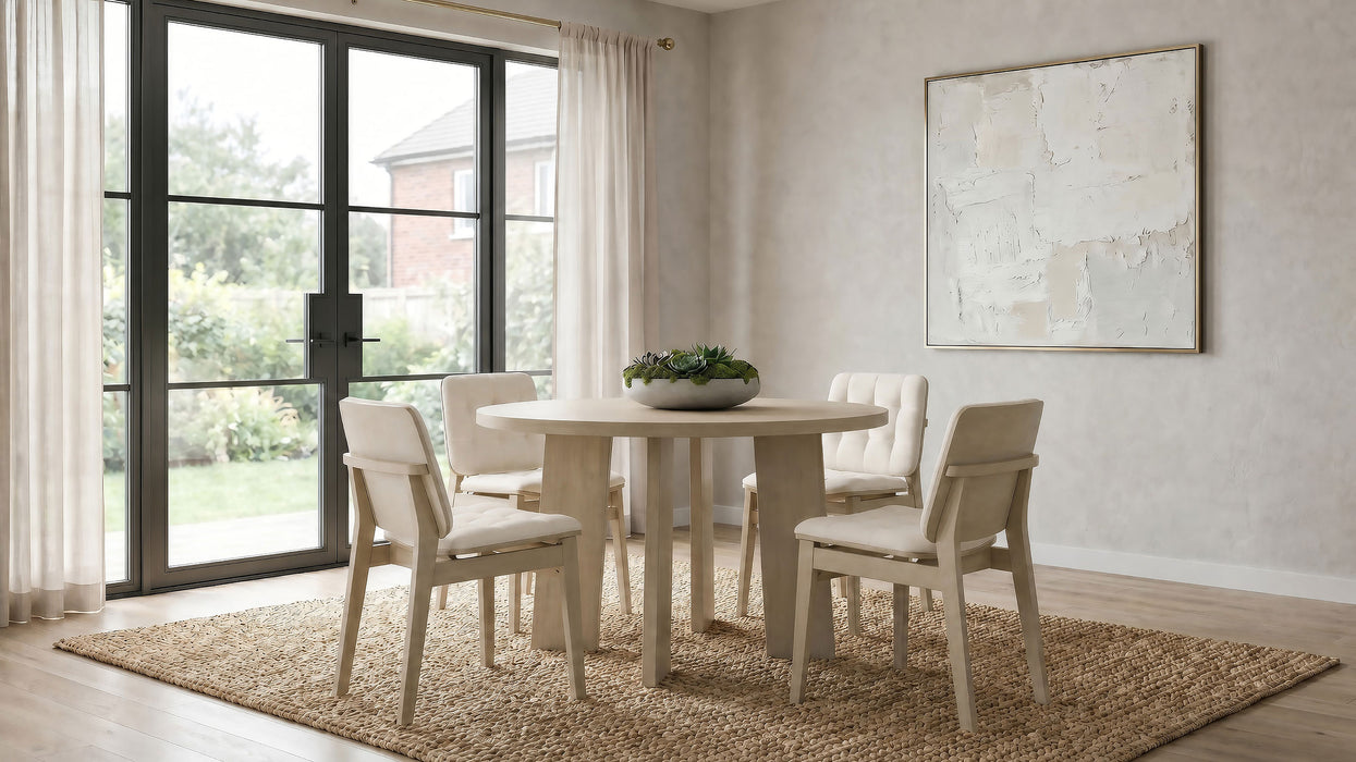 Strouse 47-inch Round Wood Dining Room Table Natural Oak