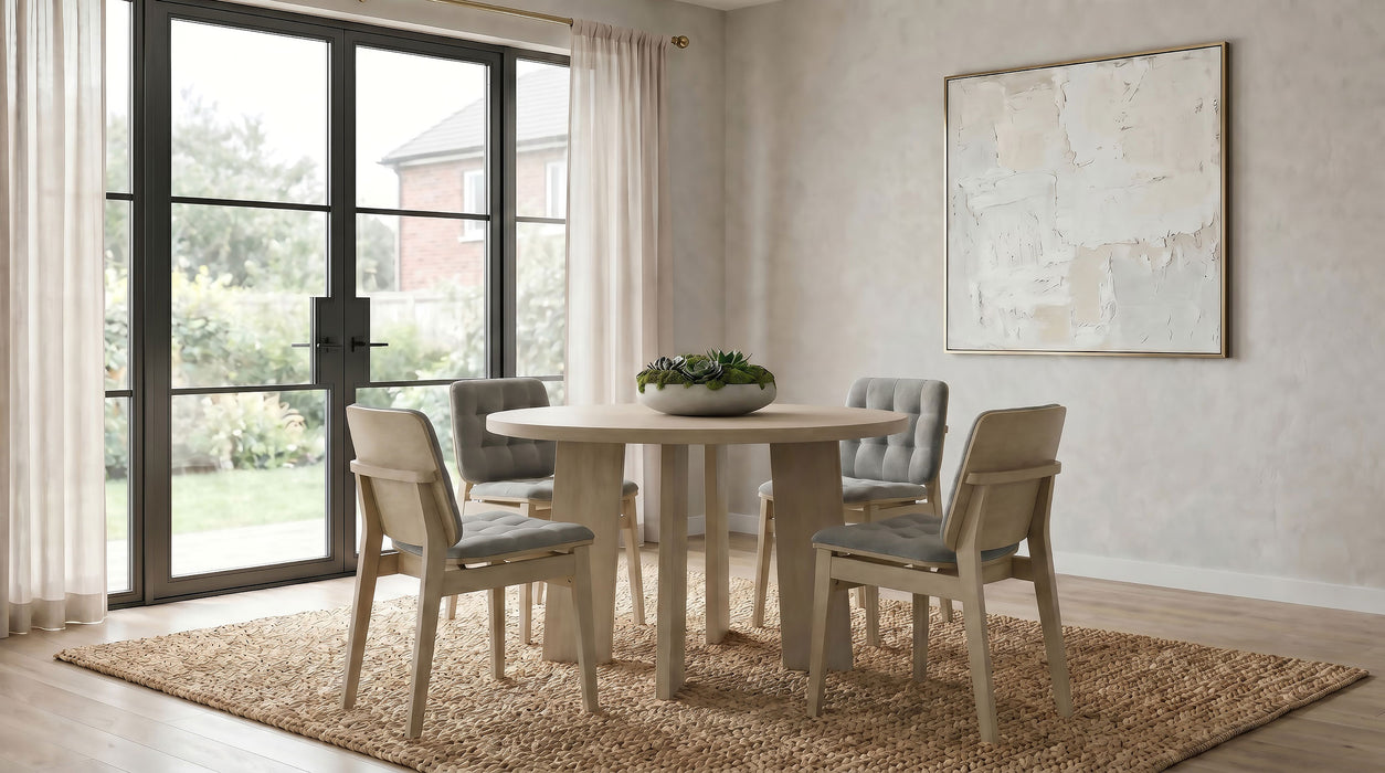 Strouse 47-inch Round Wood Dining Room Table Natural Oak