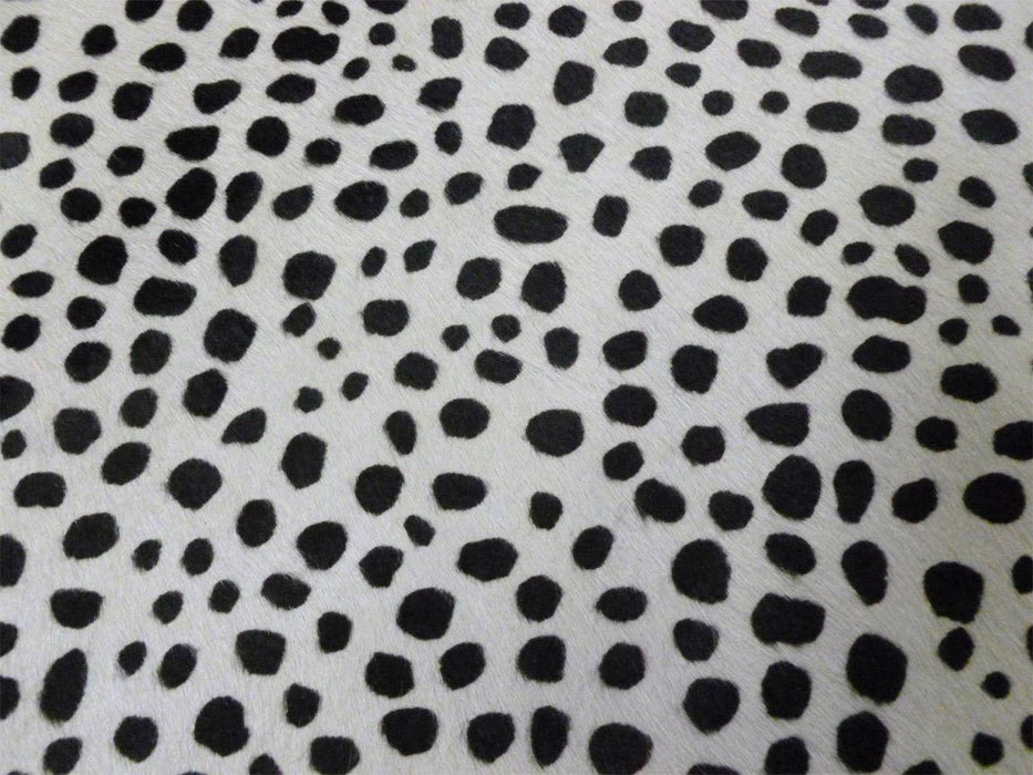 6' Cheetah Stenciled Cowhide Rug - Black And White