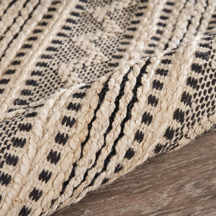 8' x 10' Chevron Stripe Area Rug - Black And Blush