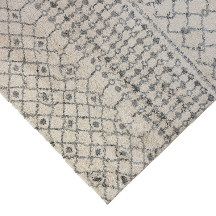 7.5' x 9.5' Geometric Shag Area Rug - Ivory And Gray
