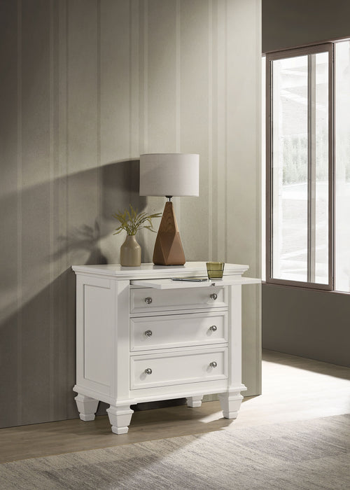 Cream white Sandy Beach 3-drawer nightstand by CoasterEssence, showing its sleek furniture design with smooth drawers and modern style.