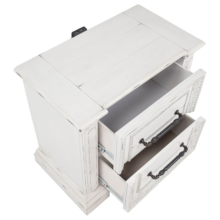 McKinney 4-piece Eastern King Bedroom Set Vintage White