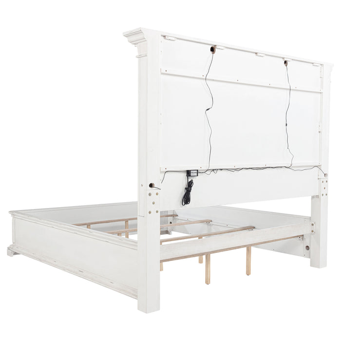 McKinney 4-piece California King Bedroom Set Vintage White