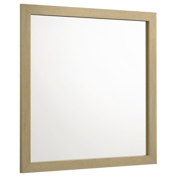 Hendricks 4-piece Eastern King Bedroom Set Light Oak