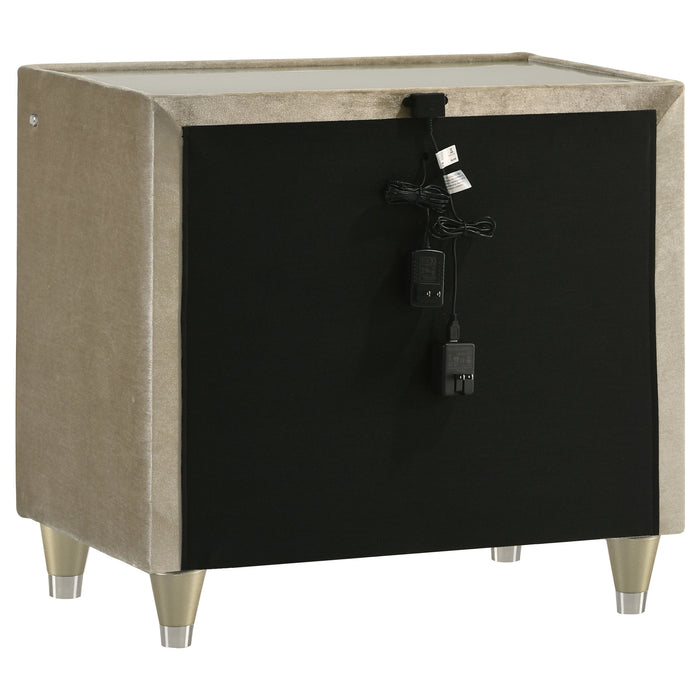 Lorient 4-piece Eastern King bedroom set by CoasterEveryday with ivory and camel upholstered furniture and matching bedding.
