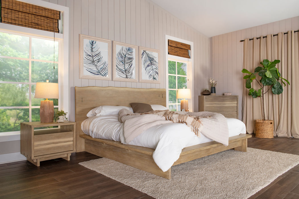 Stillwater Eastern King Platform Bed