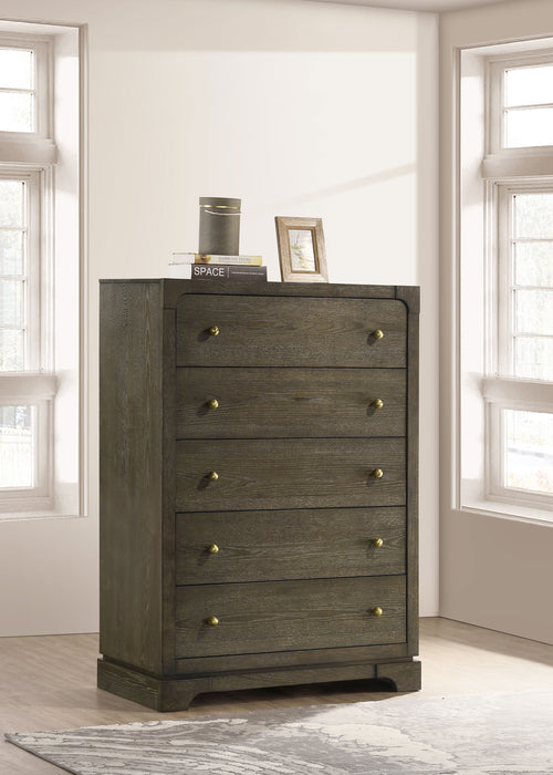 Dark cocoa CoasterEveryday Gran Park 5-drawer bedroom chest of drawers with sleek handles and spacious storage.