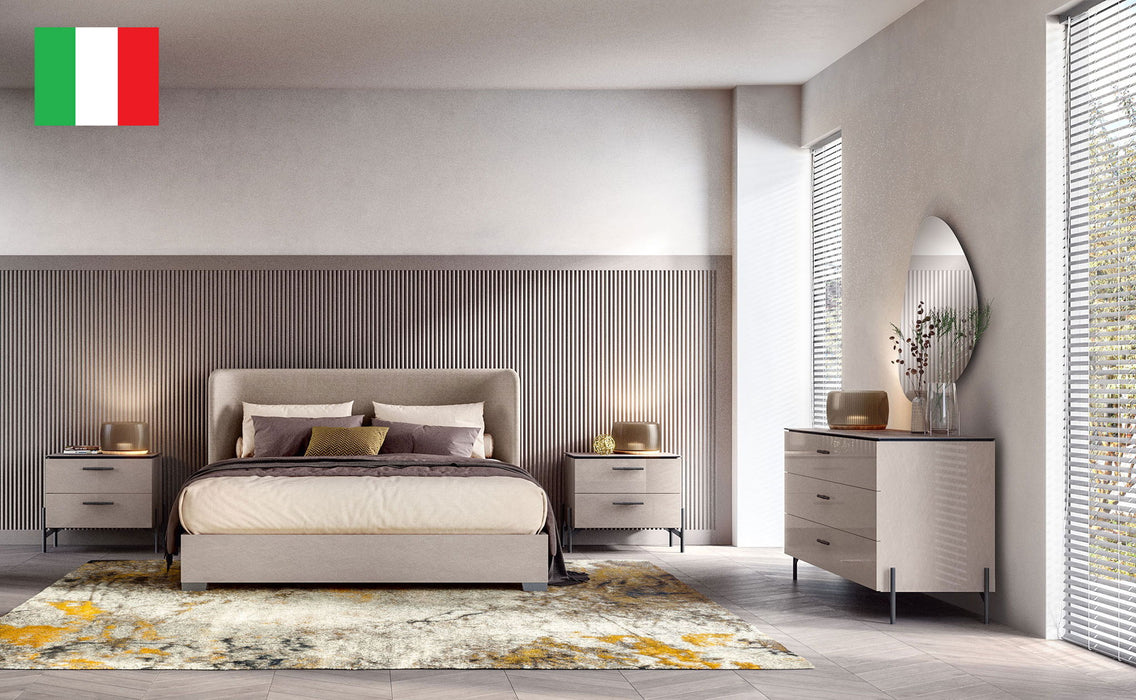 Silvia - Upholstered Bed