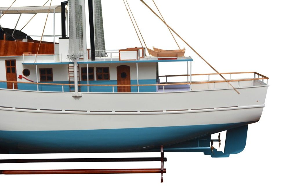 Dickie Walker XXXL Trawler Yacht Model - Blue / White