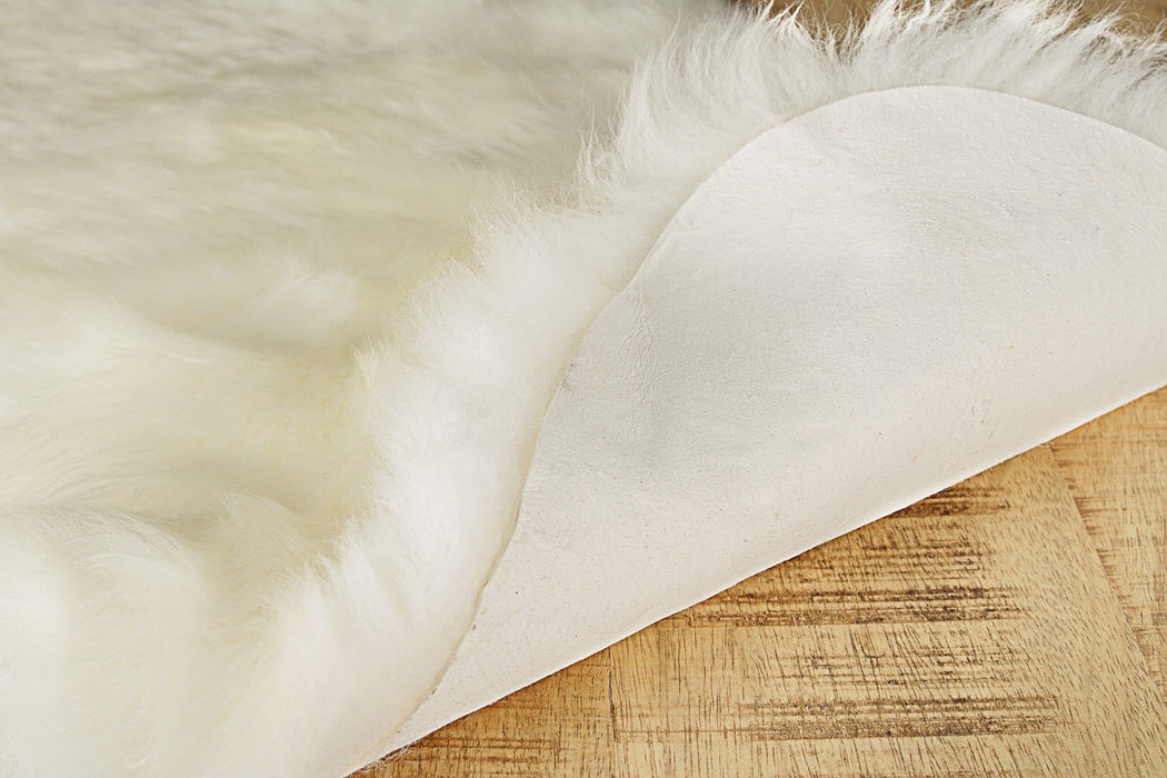 6' x 8' New Zealand Sheepskin Area Rug - Natural