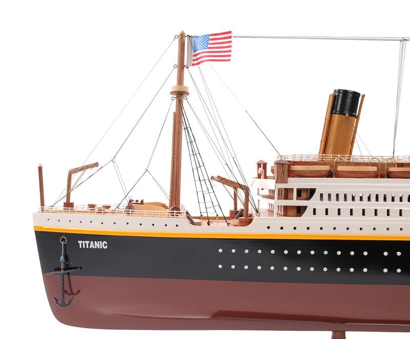 Hand Painted 1912 RMS Titanic Large Model Boat - Black / Red