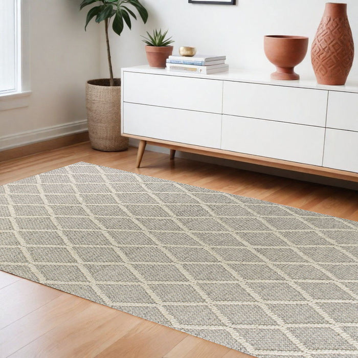 9' x 13' Hand Woven Diamond Pattern Indoor Area Rug - Gray