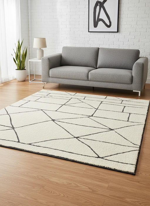 5' X 8' Geometric Area Rug (661271) - Cream / Black