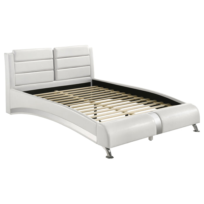 Jeremaine 5-piece Queen Bedroom Set White