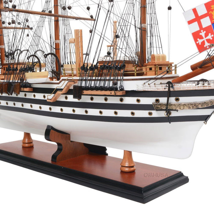 Hand Painted Model Boat (624660) - White / Dark Brown
