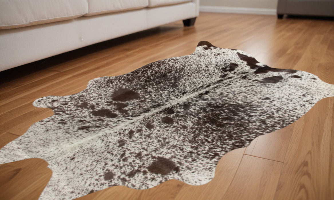 60" x 84" Chocolate Cowhide Rug - White