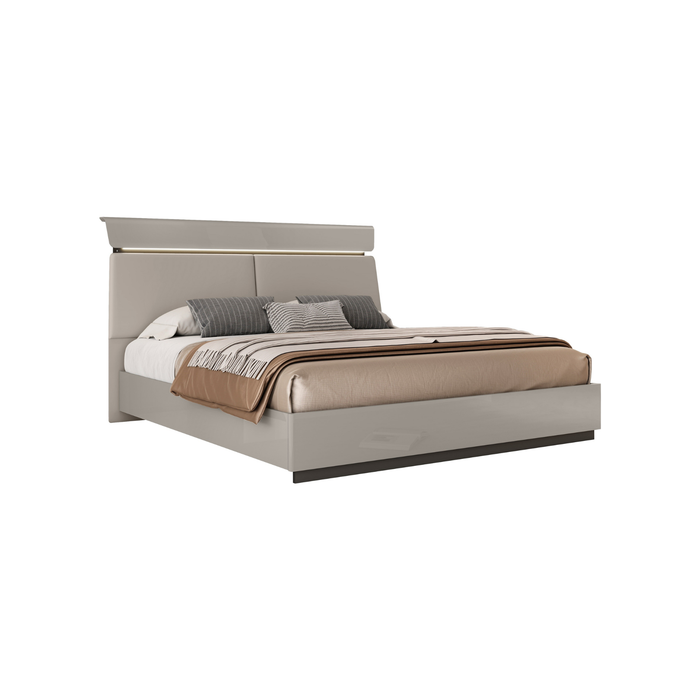 J & M Furniture Vienna King Bed