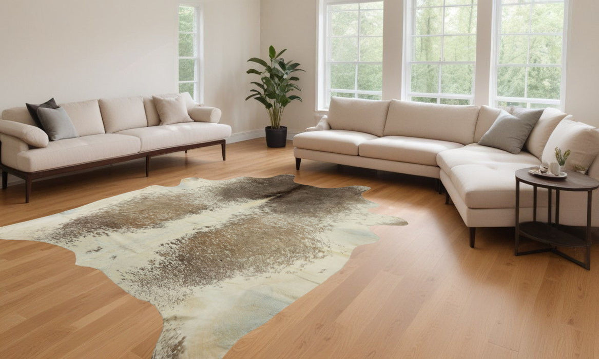 6' x 7' Cowhide Hand Knotted Area Rug - Brown And White