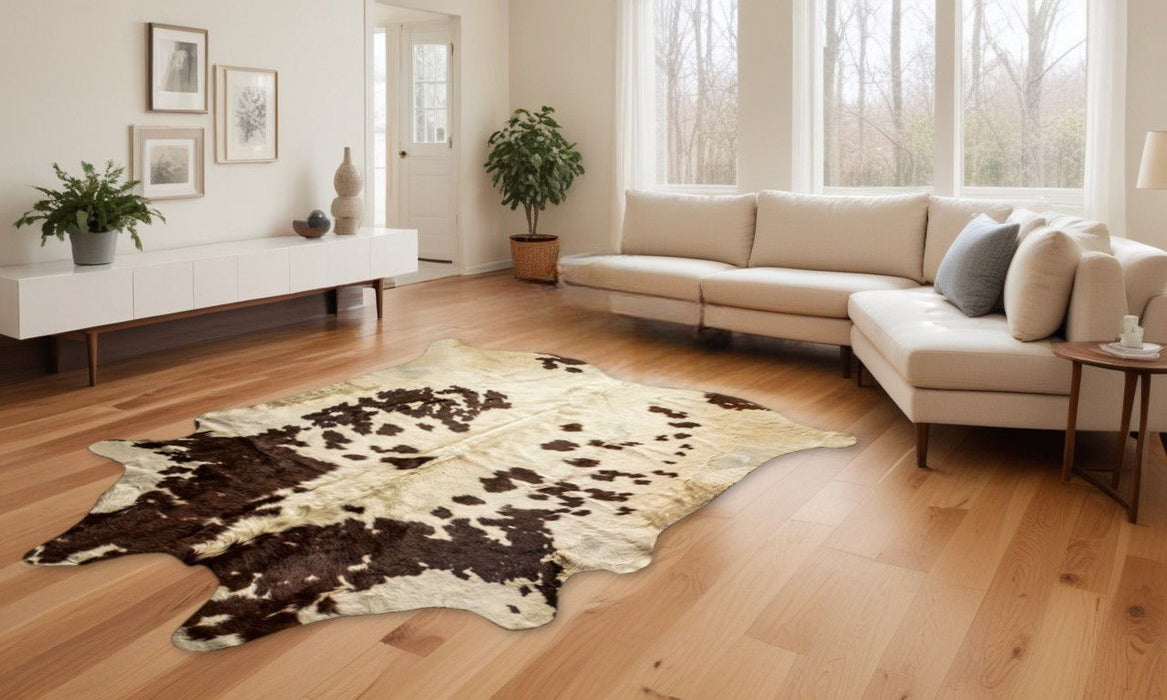 6' x 7' Cowhide Handmade Area Rug - Brown And White