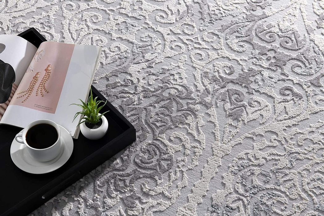 8' x 11' Tinted Ogee Pattern Area Rug - Cream And Gray
