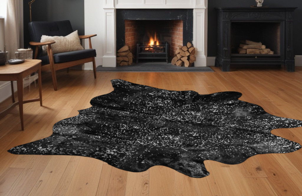 6' X 7' Cowhide Animal Print Area Rug - Black And Silver