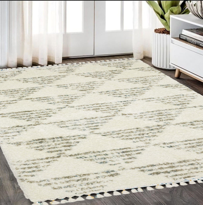 5' X 8' Geometric Shag Area Rug With Fringe - Ivory And Green