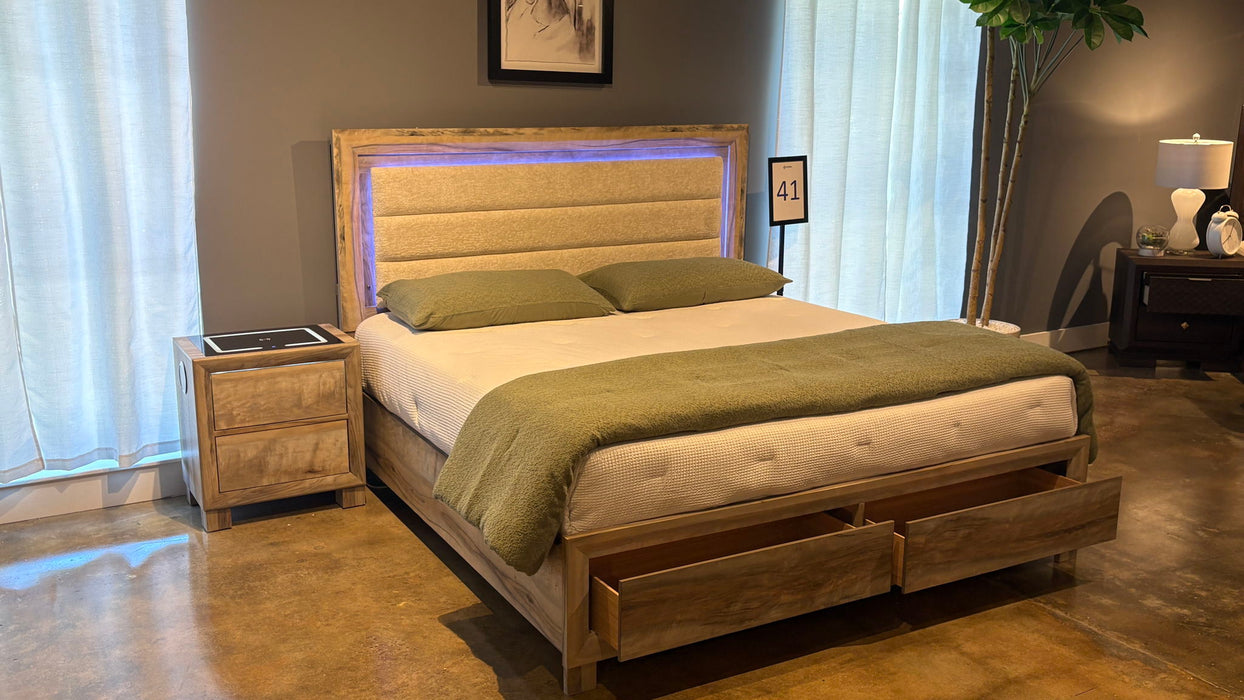 Callie - 5 Piece Full Bedroom Set (Bed, Dresser & Mirror, Nightstand, Chest) - Brown