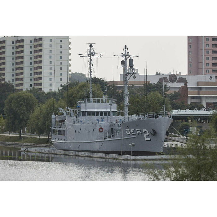 Hand Painted Model Boat (624312) - Dark Gray